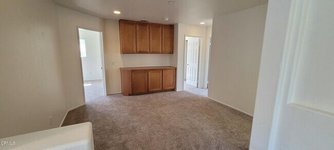 Foto del edificio - Gated Tesoro Community in Oxnard - 5 bdrm, 4.5 bath Home - $4200
