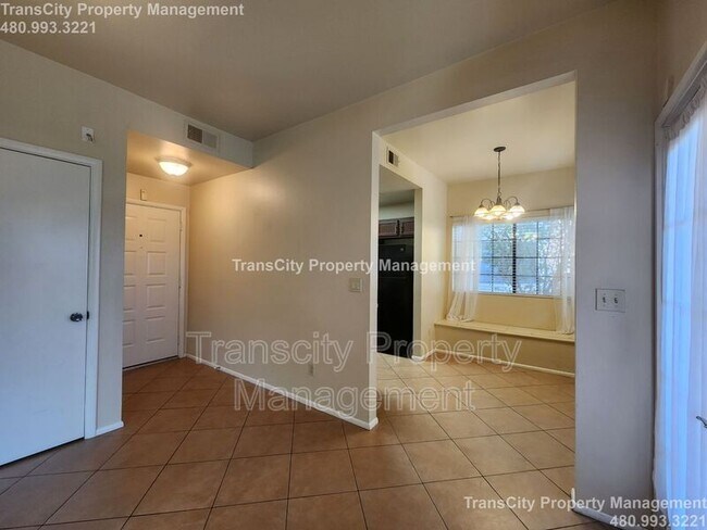 Foto del edificio - 930 N Mesa Dr