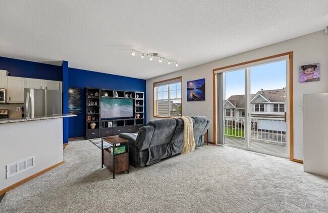 Building Photo - 20651 Hampshire Way