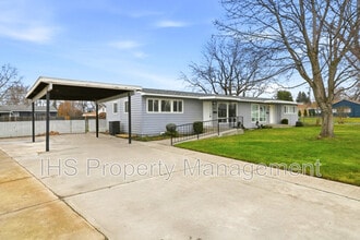 Building Photo - 1402 Potter Ave