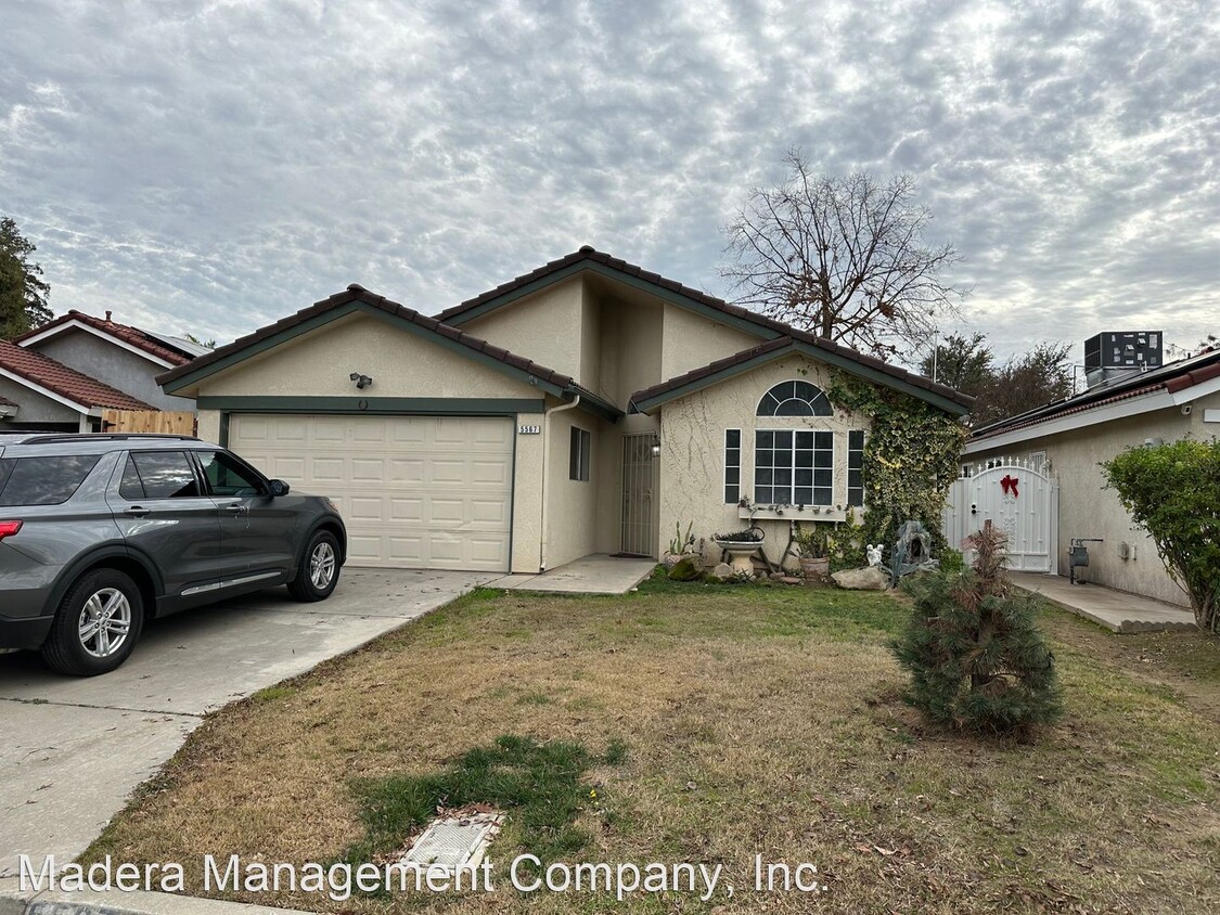 Primary Photo - 3 br, 2 bath House - 5567 W. Sample Ave