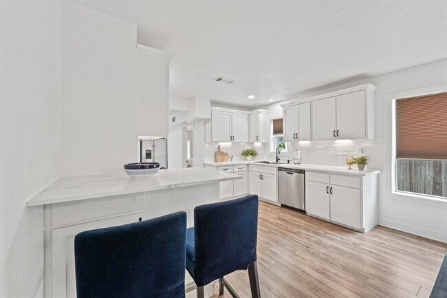 Foto del edificio - 4520 Sharon St