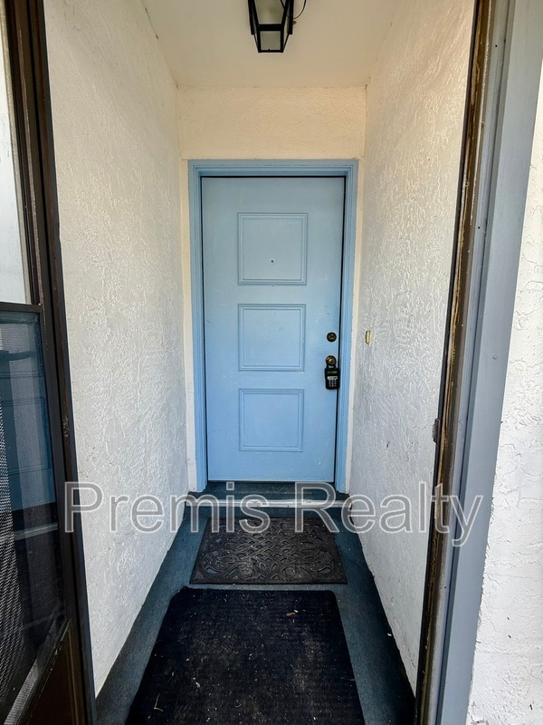 Building Photo - 7347 Parkside Villas Dr N