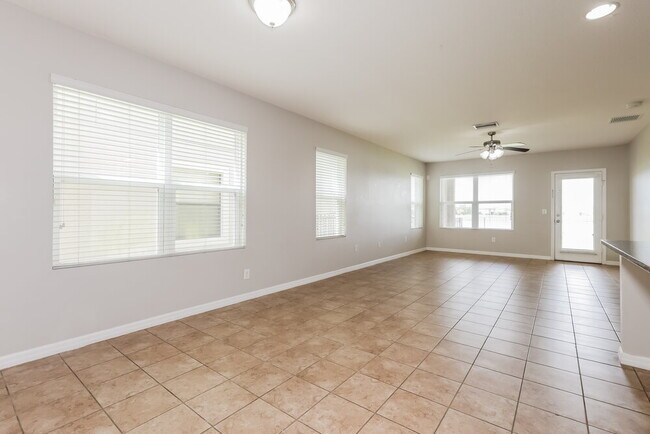 Foto del edificio - 10220 Newminster Loop