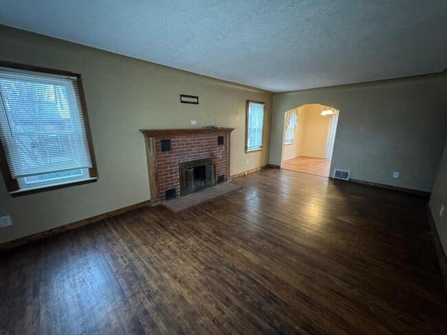 Foto del edificio - 11478 Engleman Rd