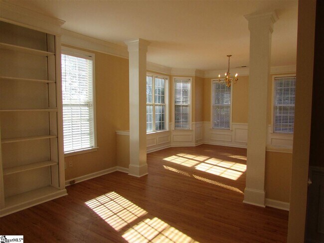 Foto del edificio - 18 Shadowrock Ct