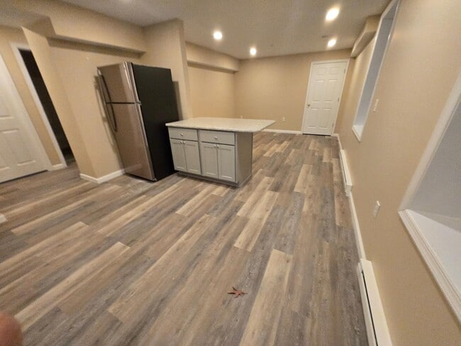 Building Photo - 123 2nd St