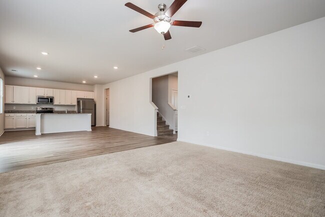 Foto del edificio - 371 Hamilton Pointe Dr