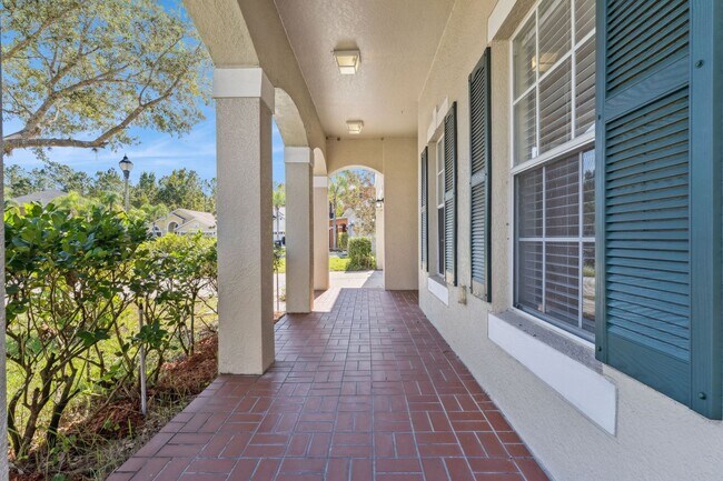 Building Photo - Large 6 Bedroom Rental in Gated Avalon Lakes Available Now! $2800/Month