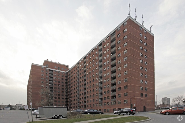 Primary Photo - Queensway Manor