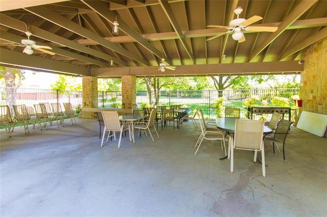 Foto del edificio - 7211 Dogwood Creek Ln
