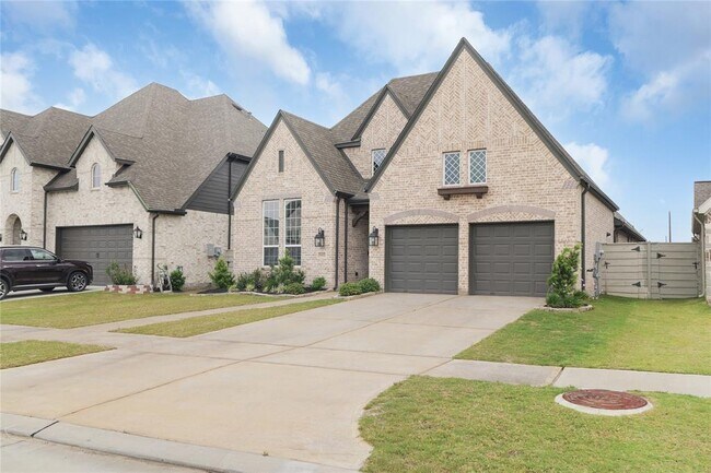 Building Photo - 5122 Walnut Grv Ln