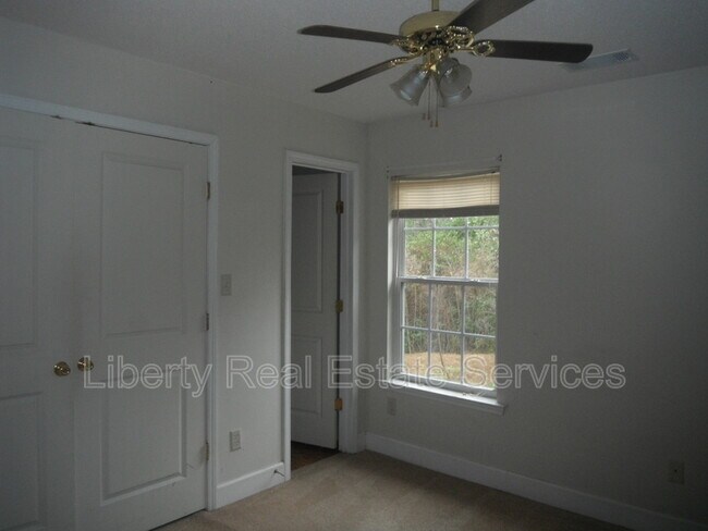 Building Photo - 1113 Kelly Dr