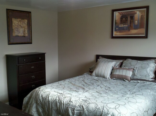 Foto del edificio - 2163 N Center Rd