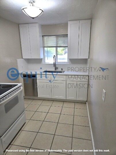 Foto del edificio - 413 Herbert Ave S