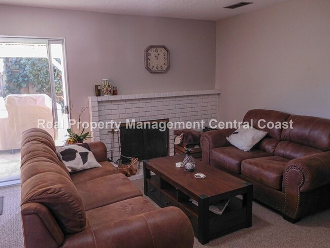 Building Photo - AVAILABLE AUGUST - Roomy 4 Bedroom SLO Hom...