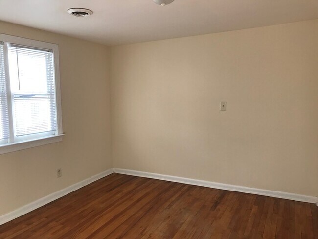 Foto del edificio - 713 Wade Ave