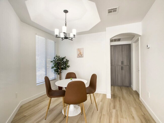 Foto del edificio - 14201 N 70th Way