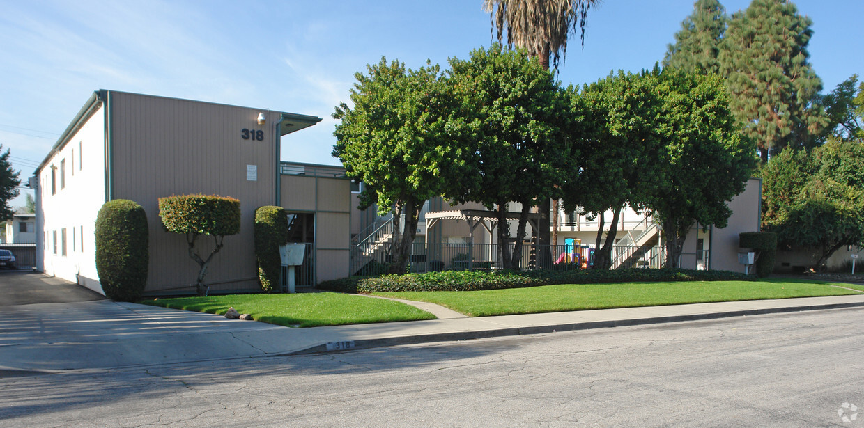 Foto principal - 318 W Artesia St