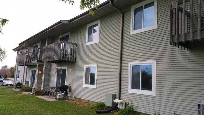 Foto del edificio - 6578 Lake Rd