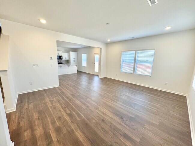 Foto del edificio - 4 br 2.5 ba with 2 car garage new construction