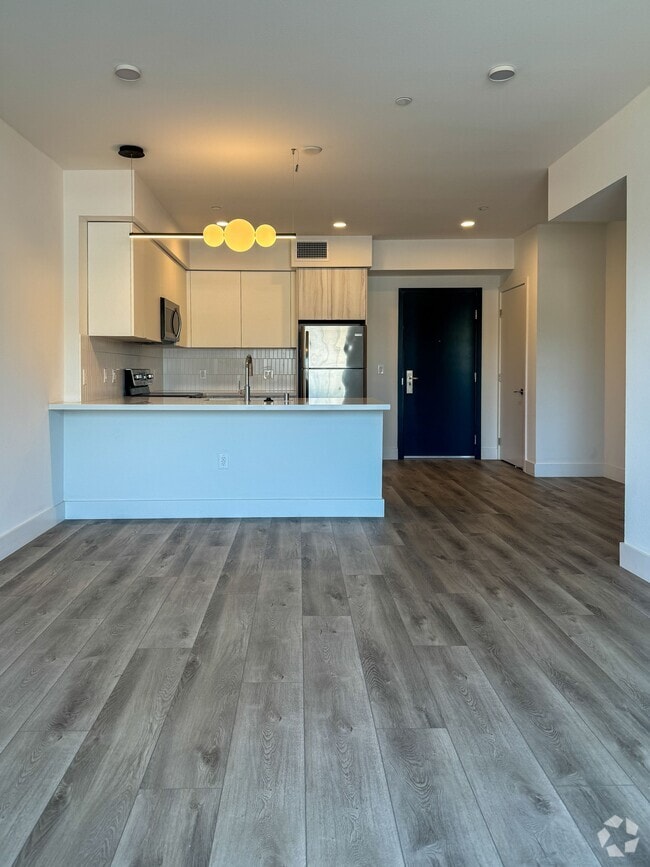 Building Photo - 6535 Melrose Ave