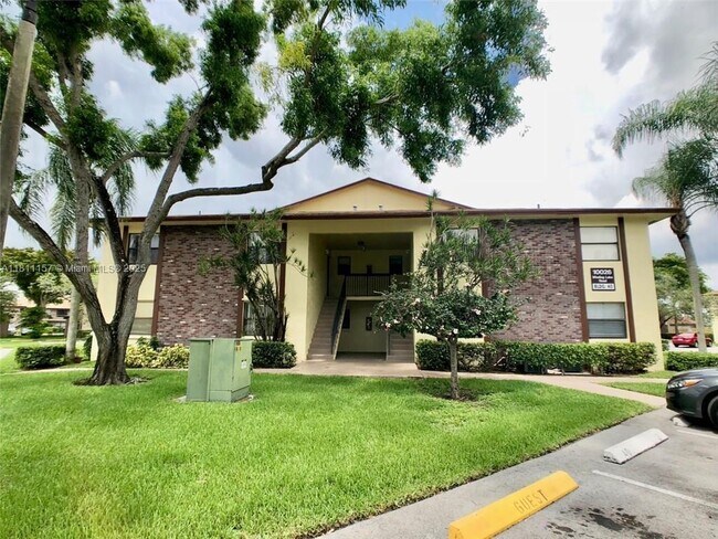 Foto del edificio - 10026 Winding Lake Rd