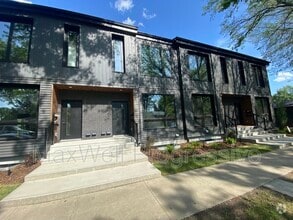Building Photo - 6415-6493 93 St NW