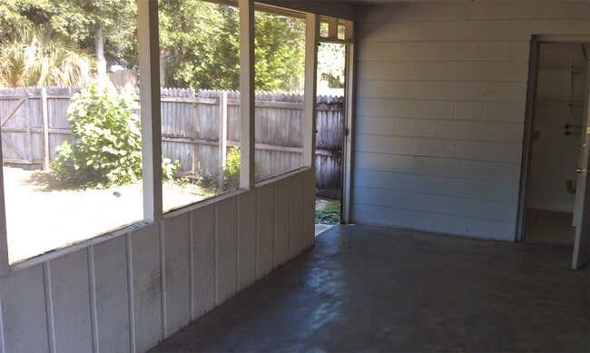 Building Photo - 2442 Husson Ave