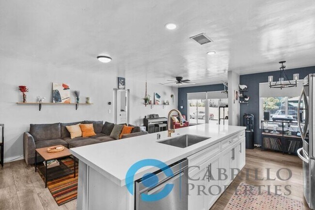 Foto del edificio - 1703 Midvale Dr