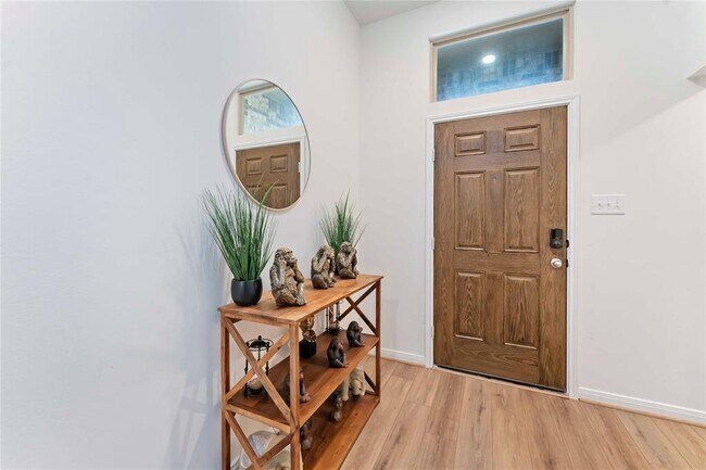 Foto del edificio - 12803 Pear Orchard Dr