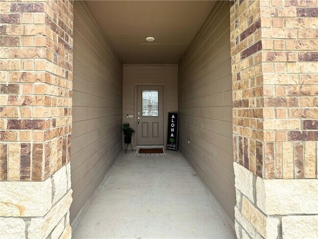 Foto del edificio - 7726 Lariat Toss Dr