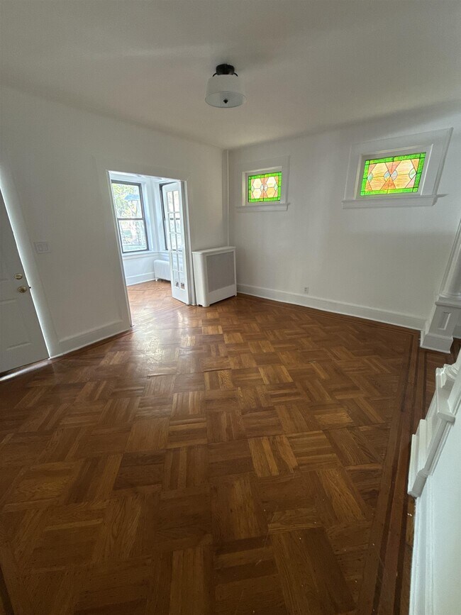 Foto del edificio - 644 WESTSIDE Ave