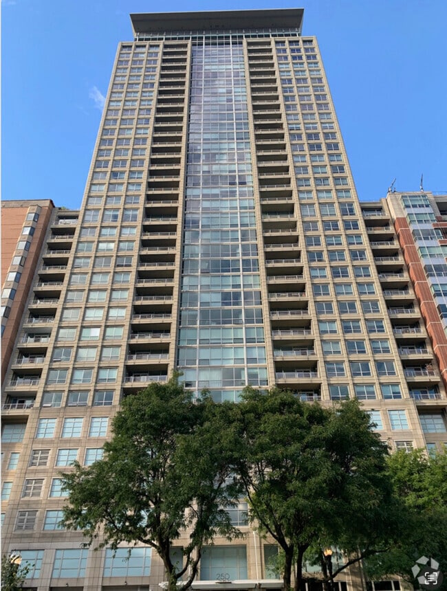 Building Photo - 250 E Pearson St
