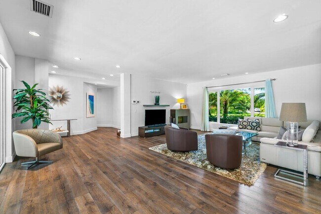 Foto del edificio - 225 NW 11th St