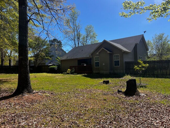 Foto del edificio - 106 Dunwoody Dr