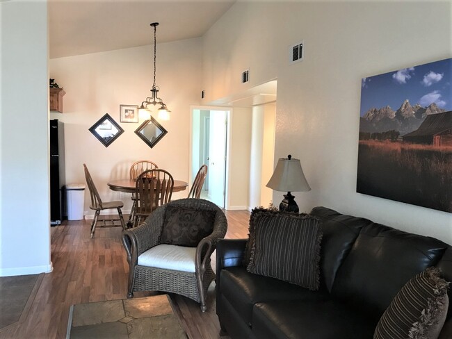 Building Photo - 138 Beacon Way