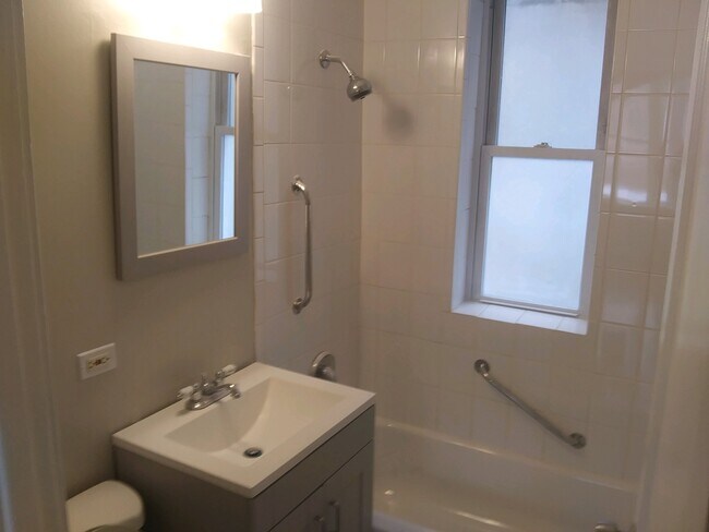 Bathroom - 1700 N Meade Ave