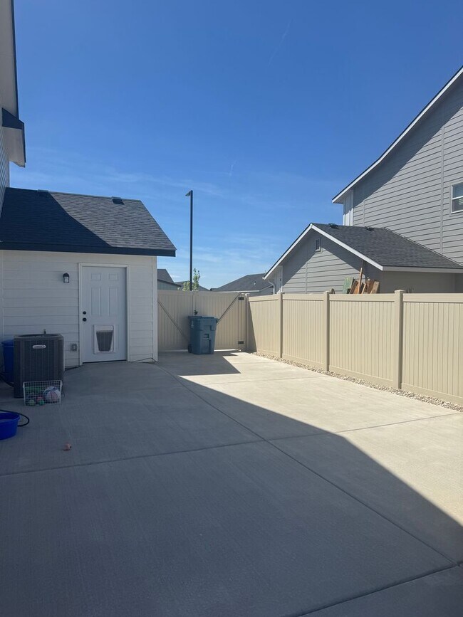 Building Photo - Charming 4-Bedroom Home in Nampa – Spaciou...