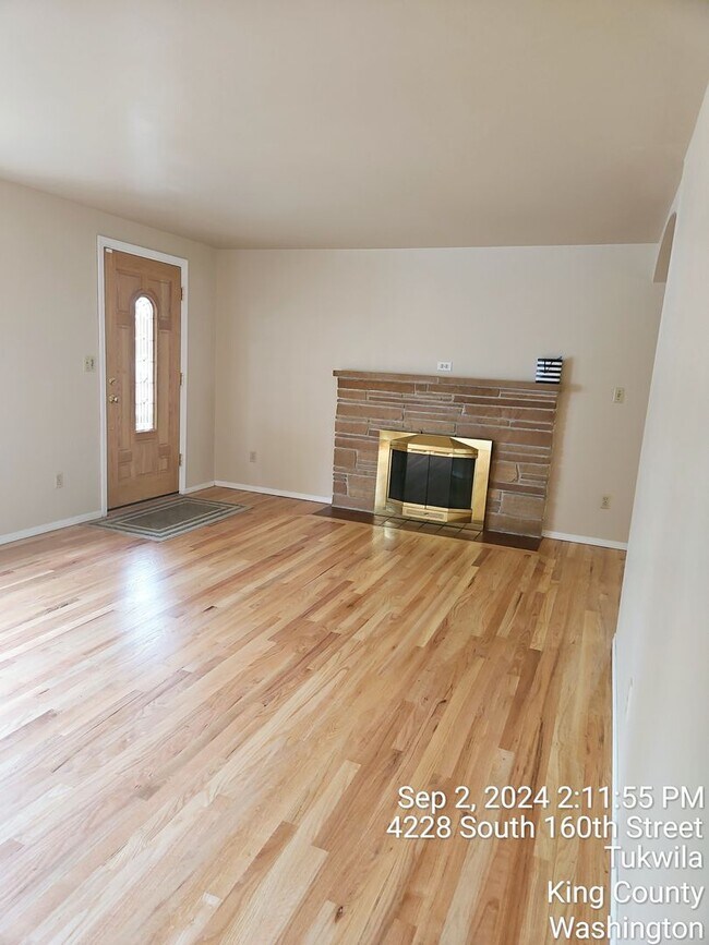 Building Photo - SeaTac daylight rambler - large home for r...