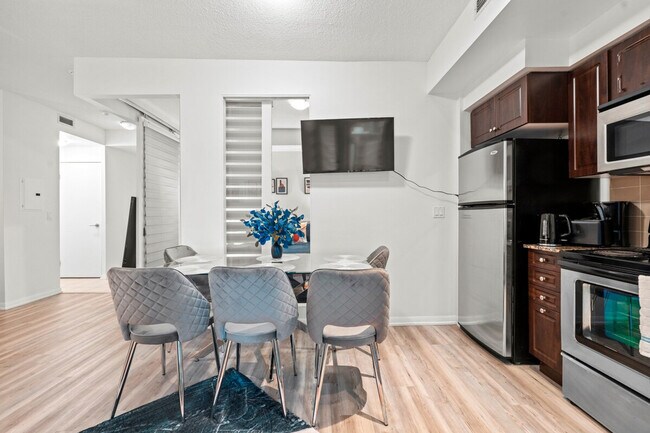 Photo du bâtiment - 215 Angelique St