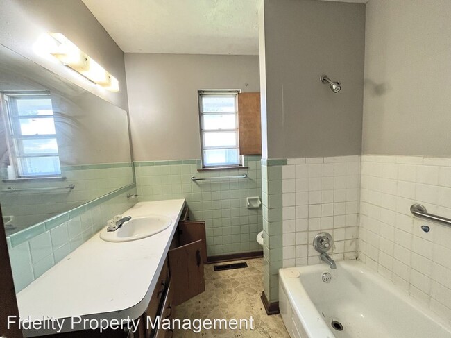 Building Photo - 3 br, 1 bath House - 845 South Link Avenue