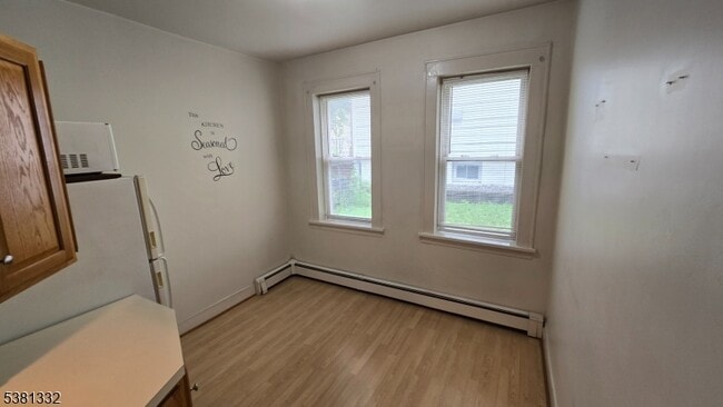 Foto del edificio - 246 Lakeview Ave