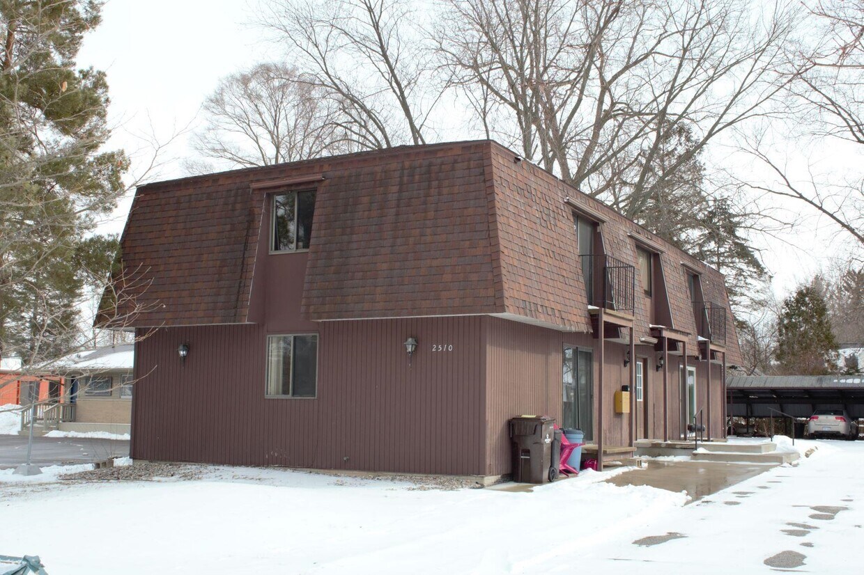 Primary Photo - 2510 Louanna St