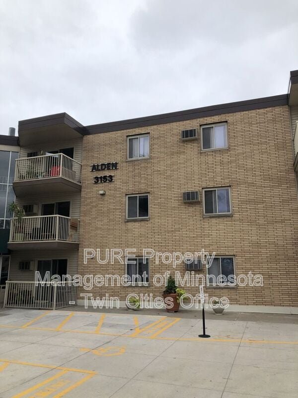 Building Photo - 3153 Old Hwy 8