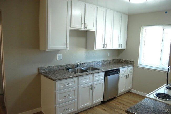 Building Photo - 764 Pope Dr