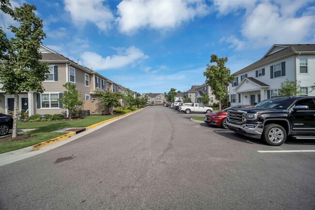 Foto del edificio - 1652 Halesworth Ln