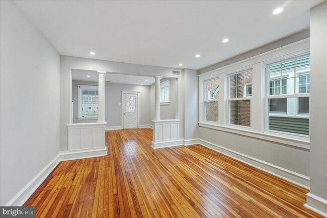Foto del edificio - 105 E 6th St