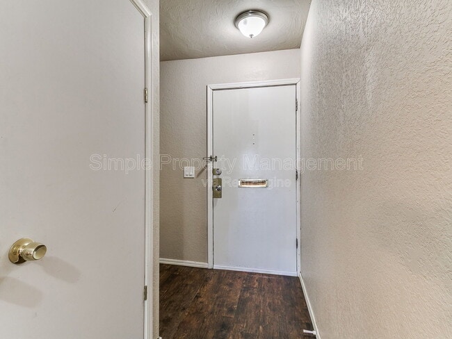 Photo - 10607 N MacArthur Blvd Apartment