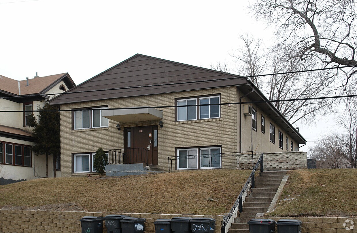 Building Photo - 1427 Marshall St NE